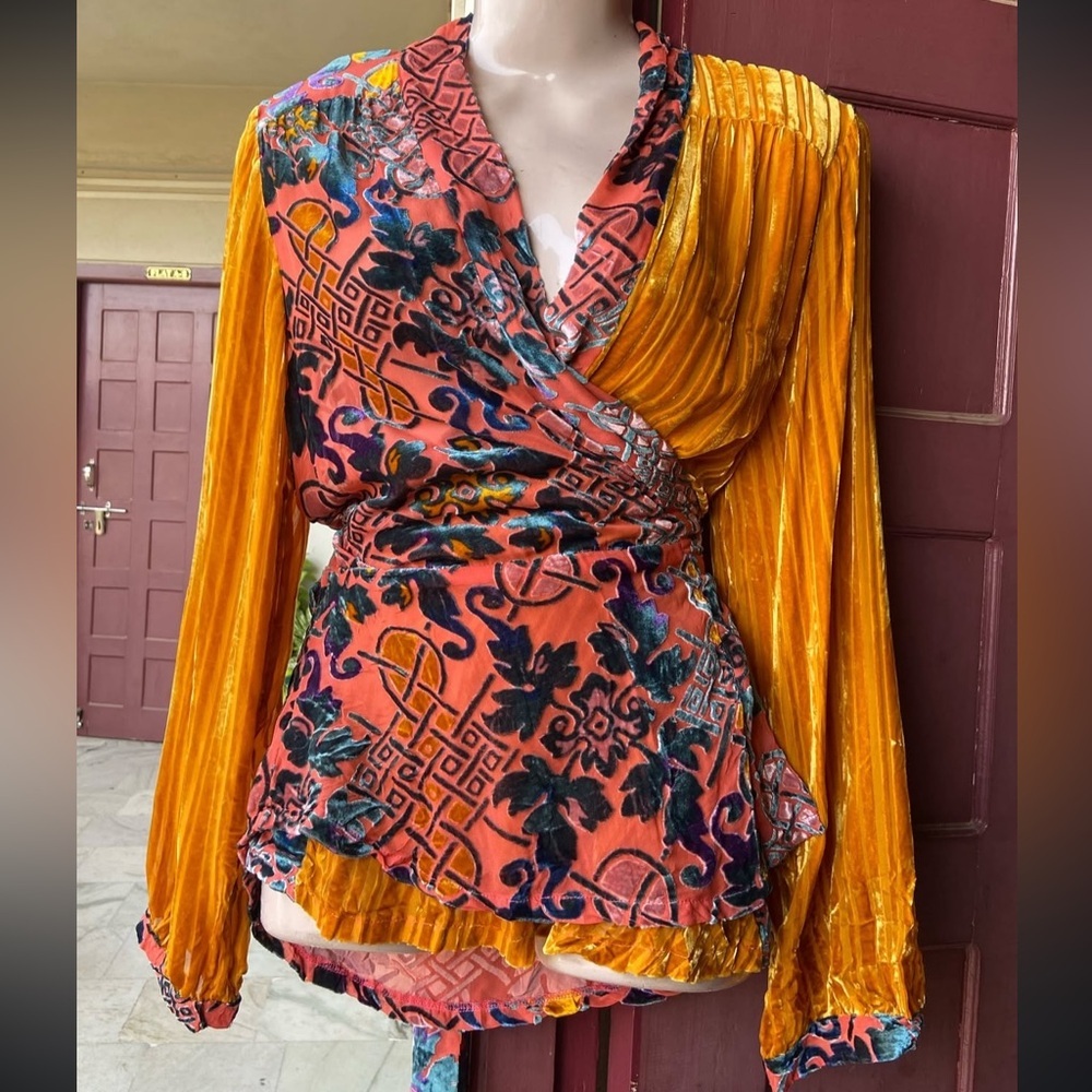 Nwot‎ Anthropologie Velvet Patchwork Wrap Top by Moulinette Soeurs - Picture 10 of 12
